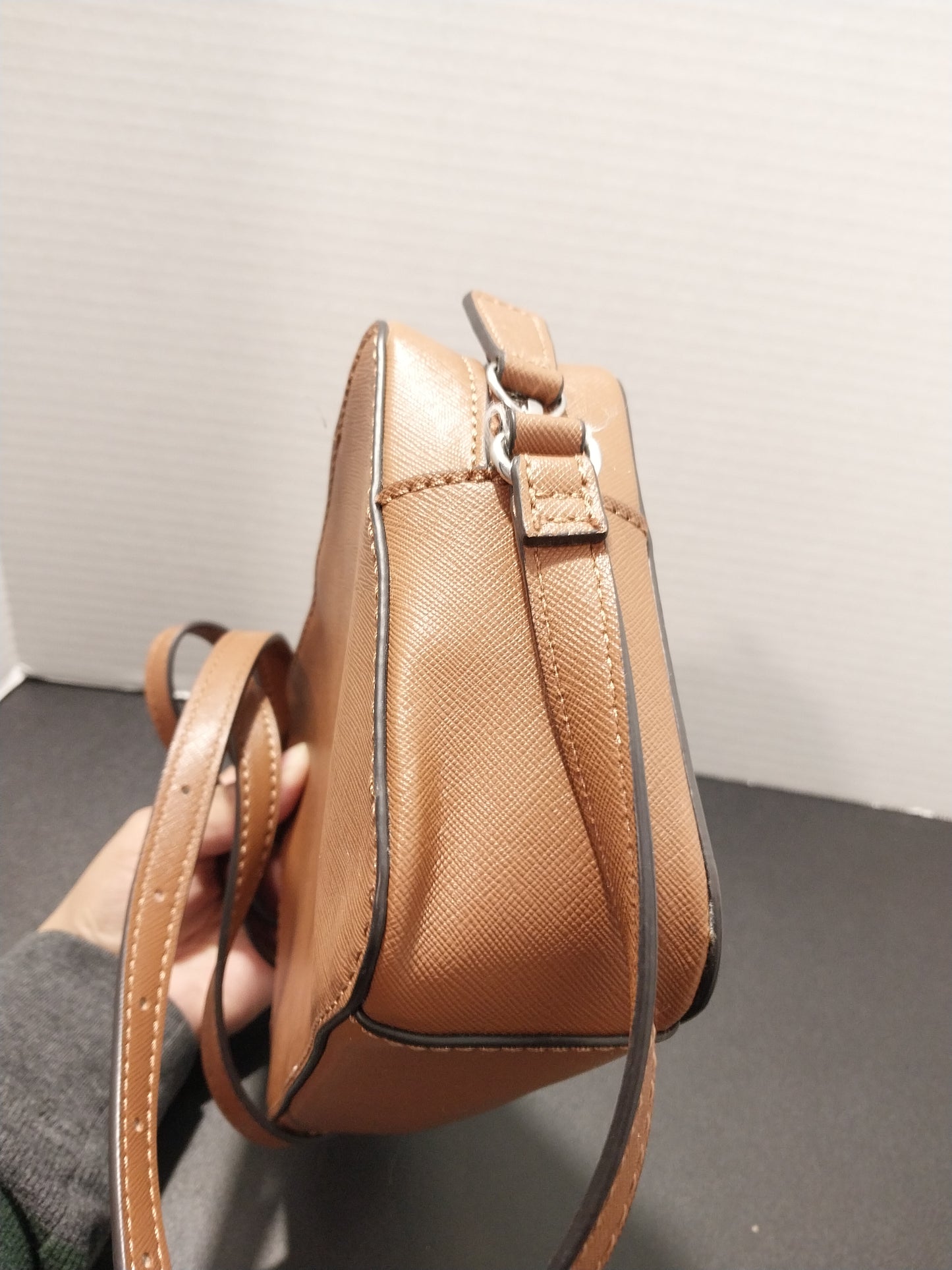 Guess Crossbody bag 100% Original