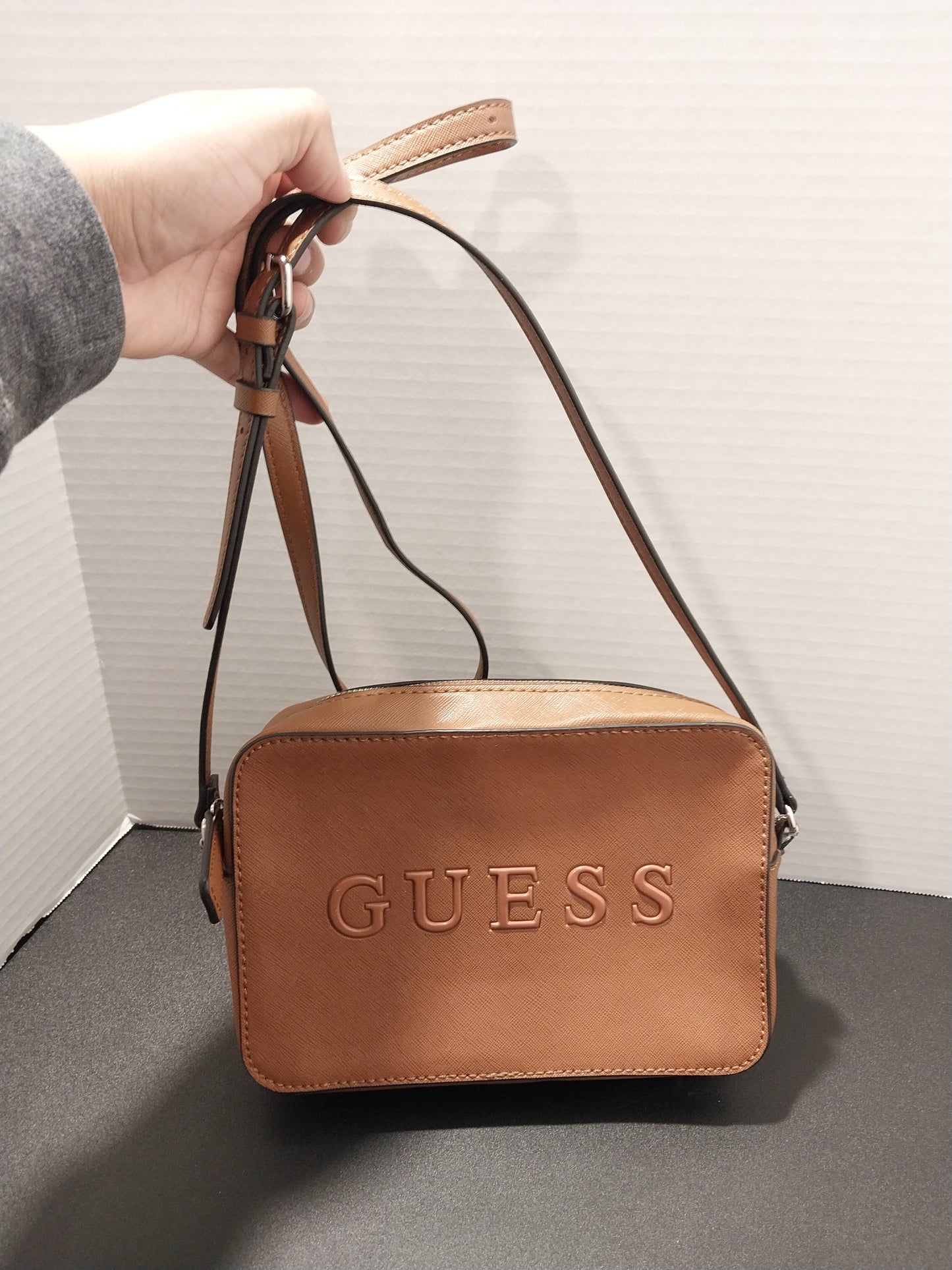 Guess Crossbody bag 100% Original